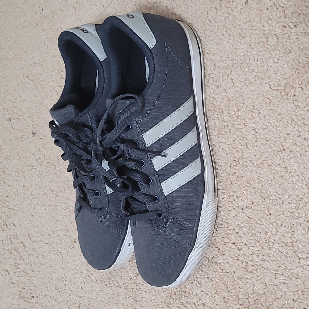 Adidas - Picture 3 of 6